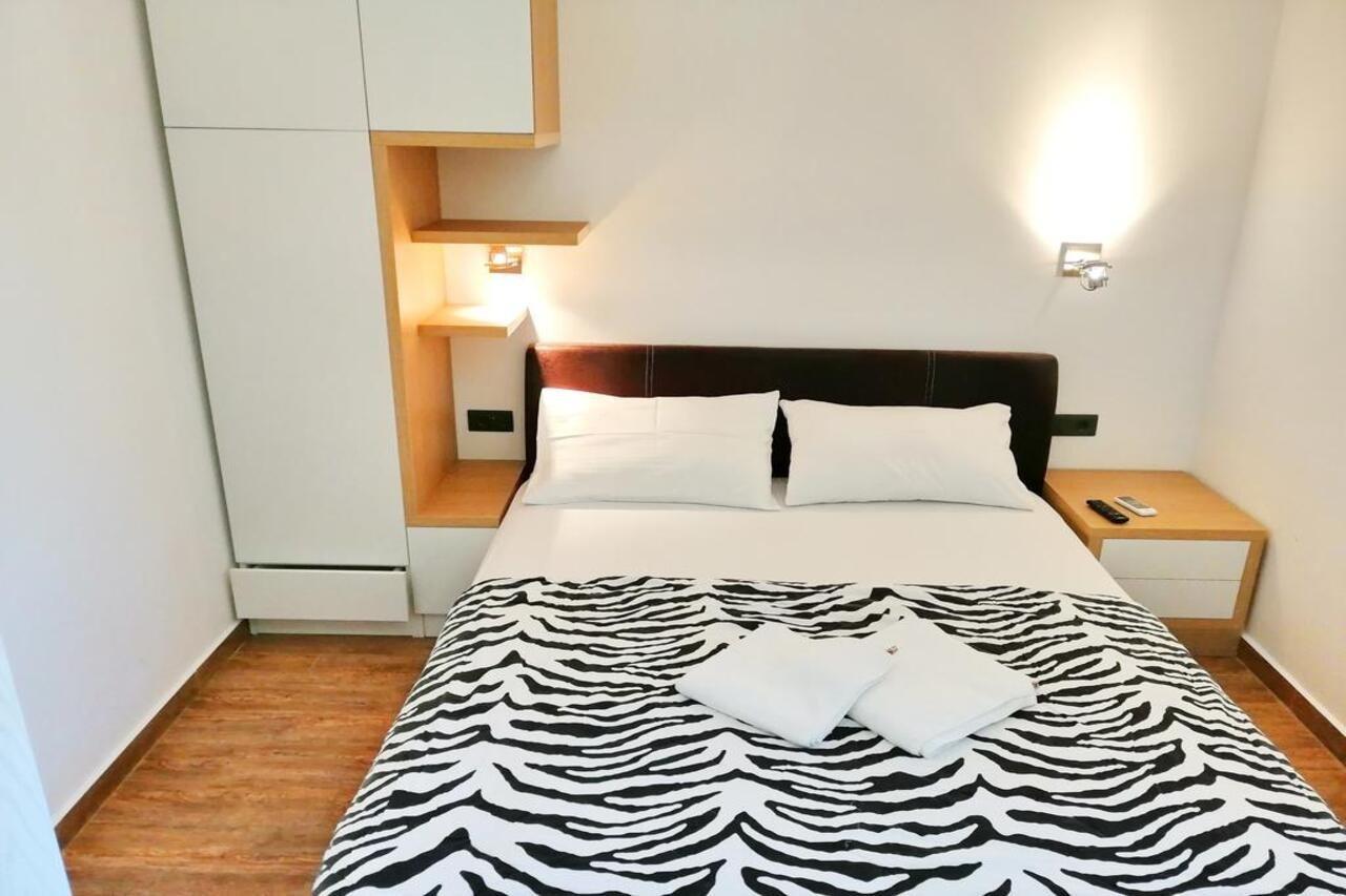 Sea Breeze Lux Apartments Будва Экстерьер фото