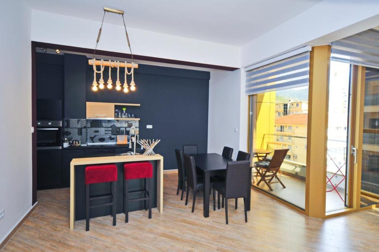 Sea Breeze Lux Apartments Будва Экстерьер фото