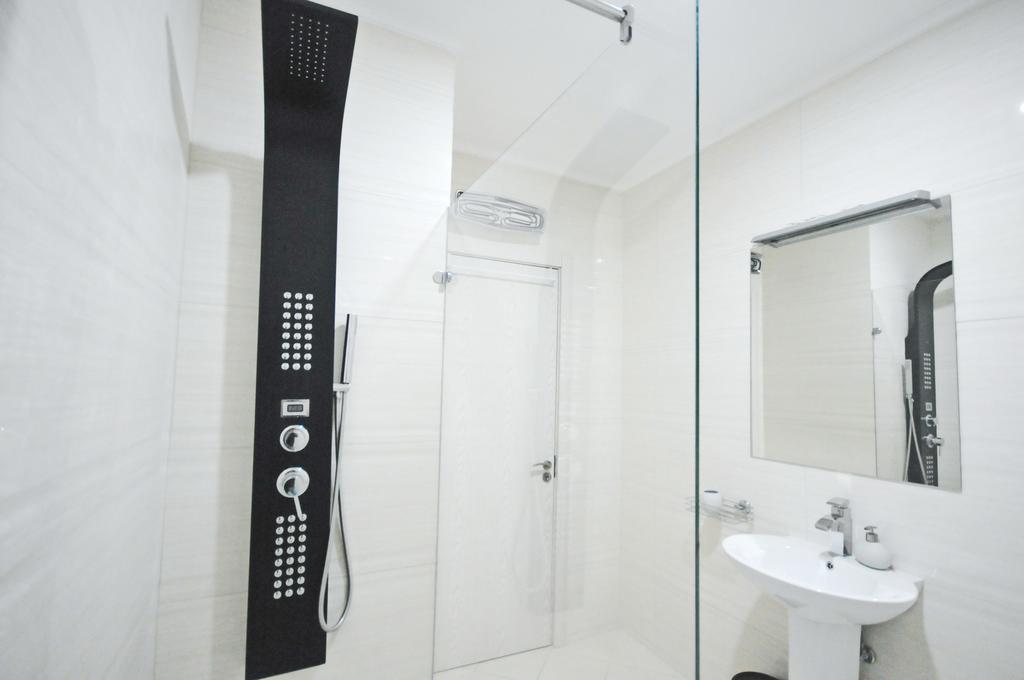 Sea Breeze Lux Apartments Будва Экстерьер фото