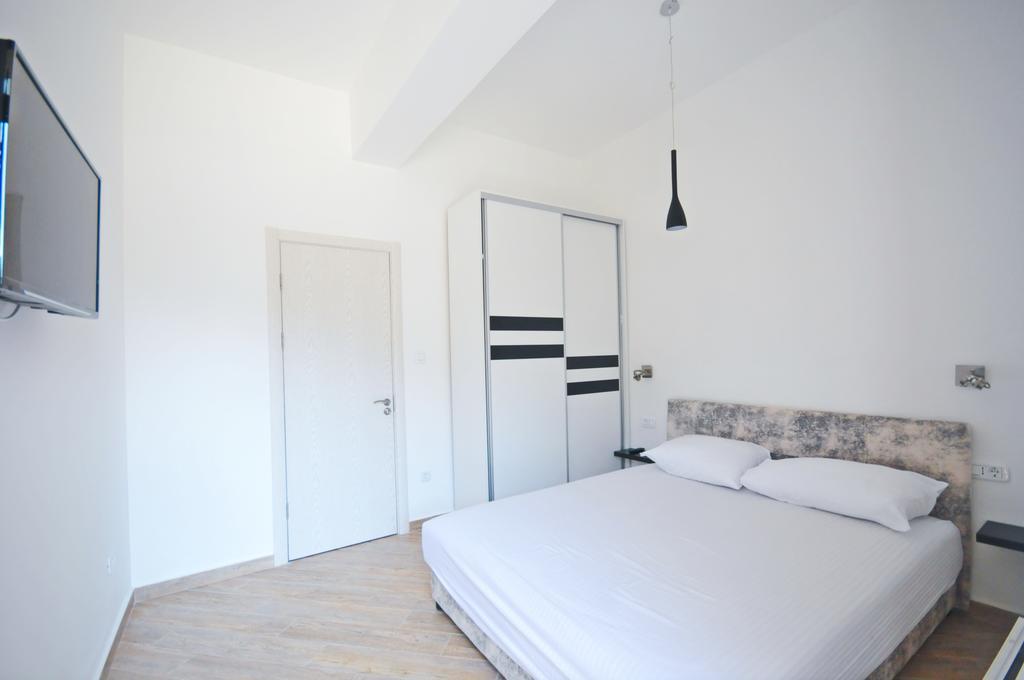 Sea Breeze Lux Apartments Будва Экстерьер фото