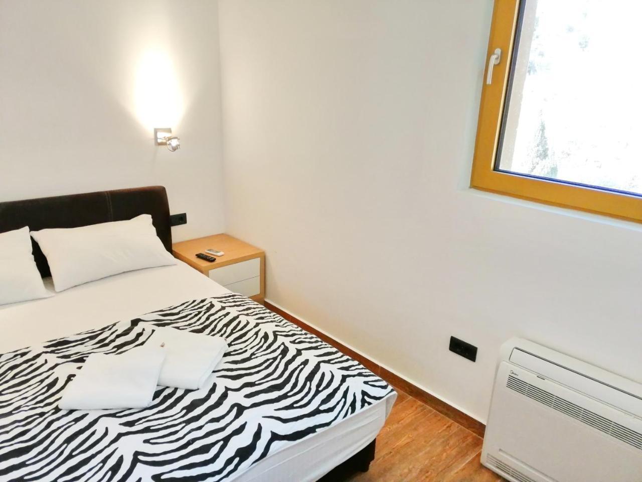 Sea Breeze Lux Apartments Будва Экстерьер фото