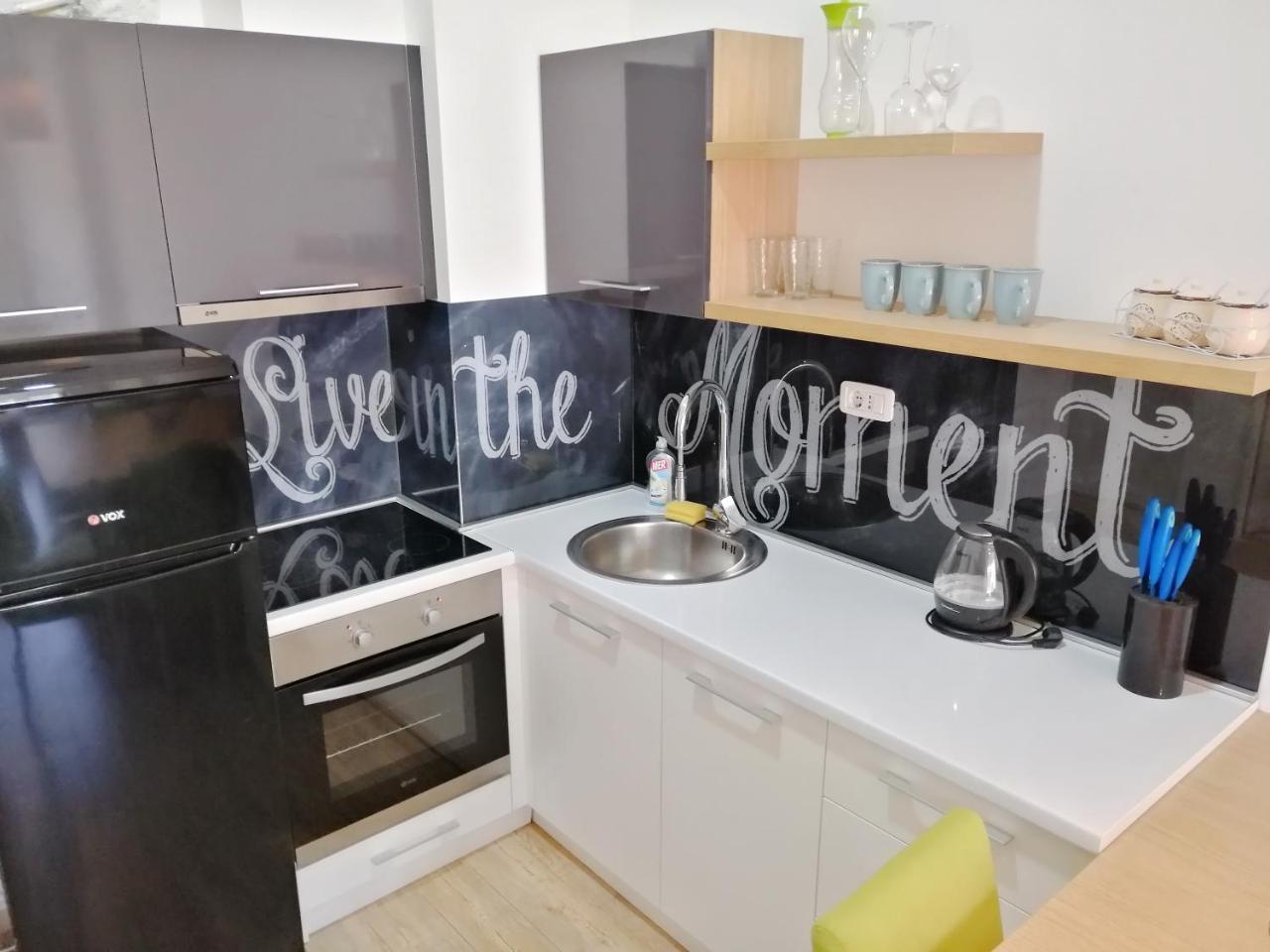 Sea Breeze Lux Apartments Будва Экстерьер фото